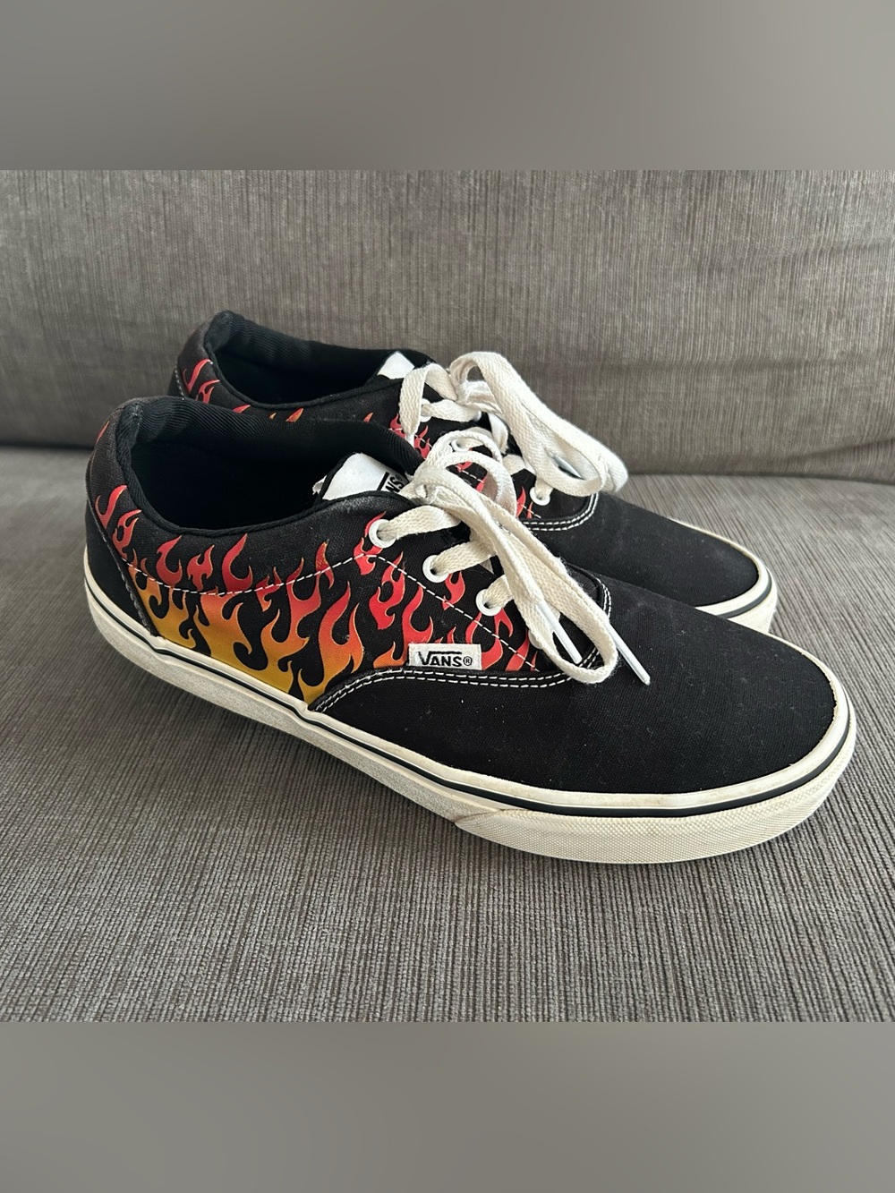 Vans Doheny Flame Low Top Skate Shoes Black Fire Pattern US Youth 6.0 - Picture 2 of 9